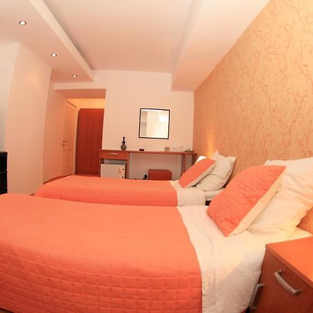 Pensiunea Studio Bacău Zimmer foto