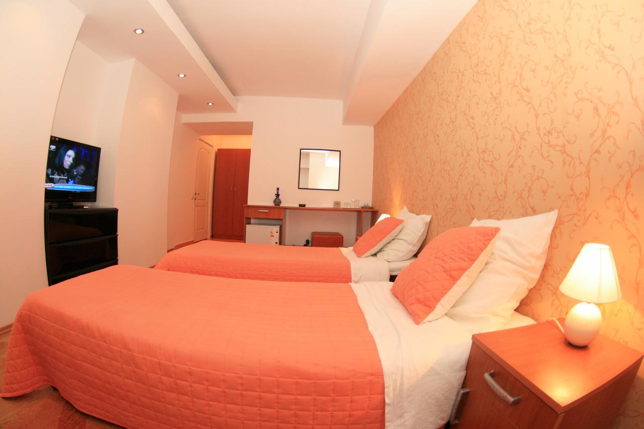 Pensiunea Studio Bacău Zimmer foto
